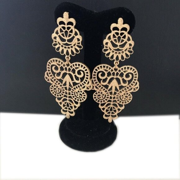 Women's Bohemian Filigree Chandelier Hollow Lace Pattern - Picture 3 of 4